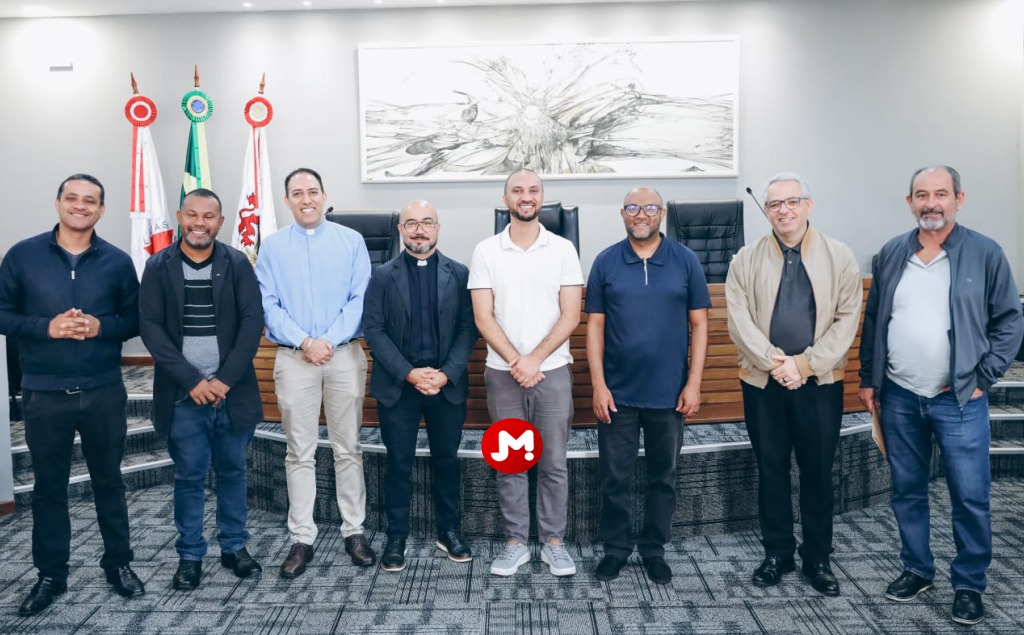 Thiago Almeida se reúne com padres católicos para fortalecer cultura religiosa em Nova Lima